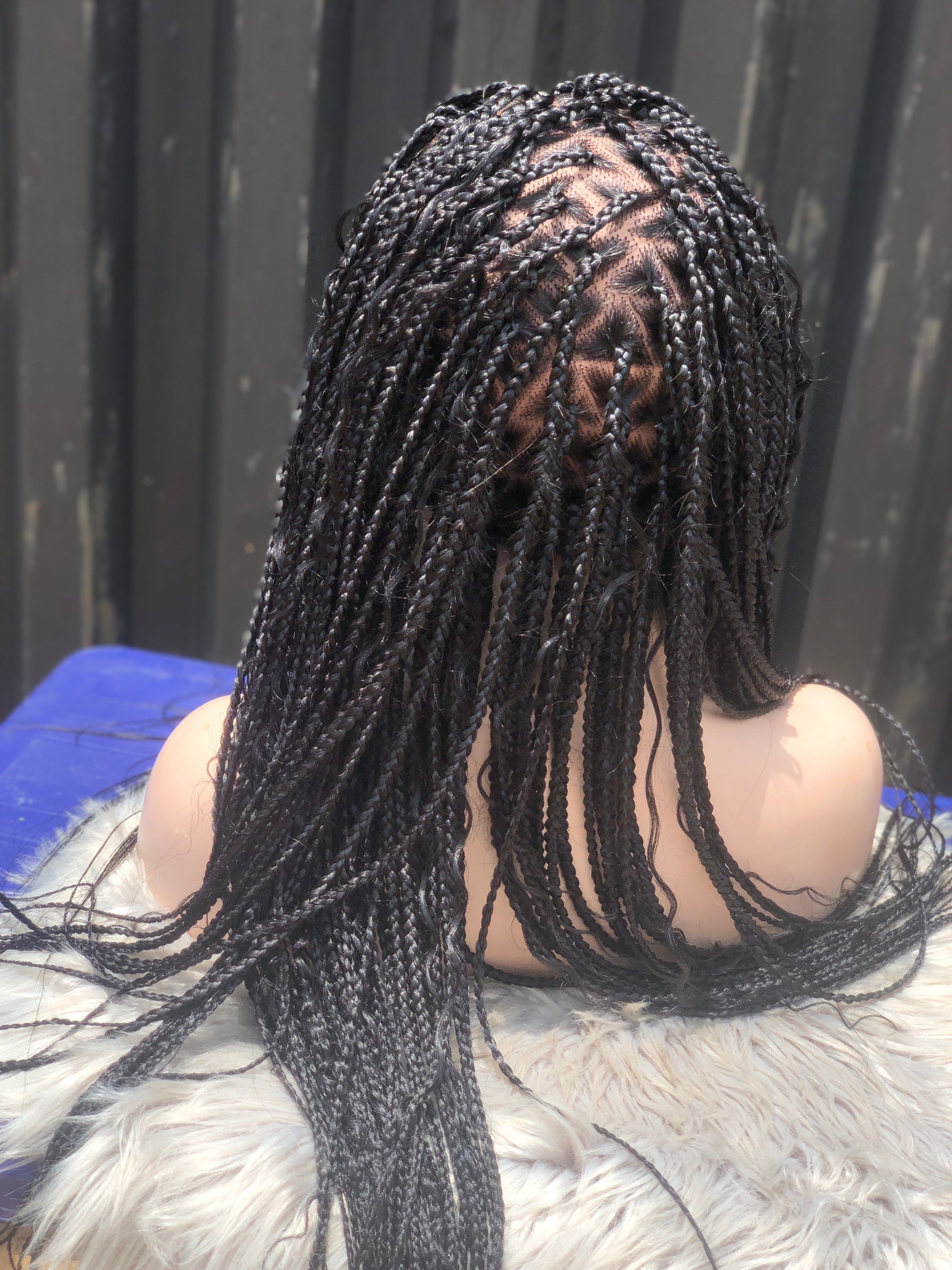 Wig Cassie. (Full lace boho triangle knotless braids)